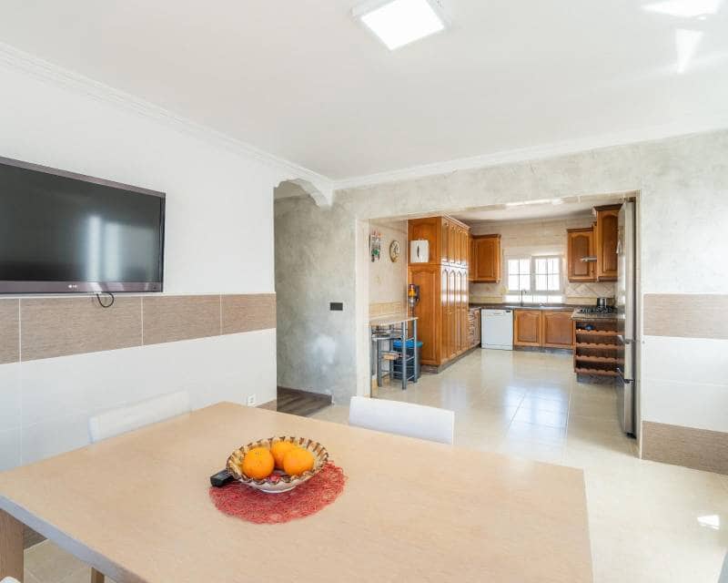4 Zimmer Villa zu verkaufen in Torrevieja mit Pool - 530.000 € (Ref: 10000996)