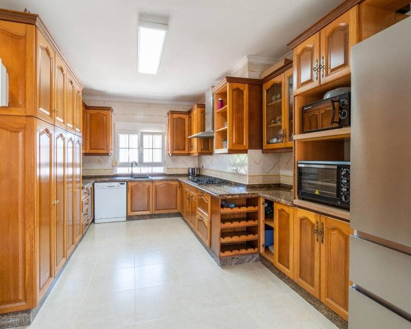 4 Zimmer Villa zu verkaufen in Torrevieja mit Pool - 530.000 € (Ref: 10000996)