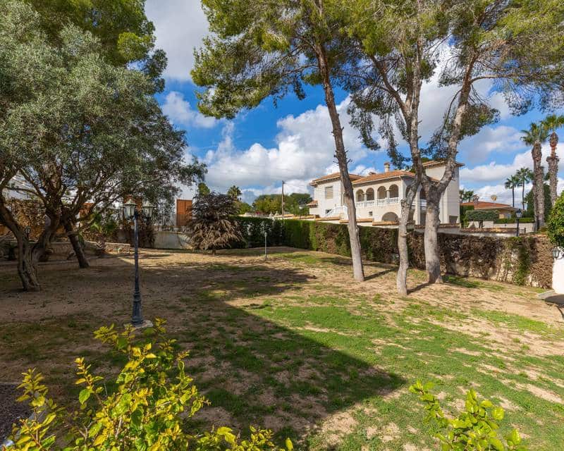 5 quarto Moradia para venda em Filipinas com garagem - 599 900 € (Ref: 10001191)
