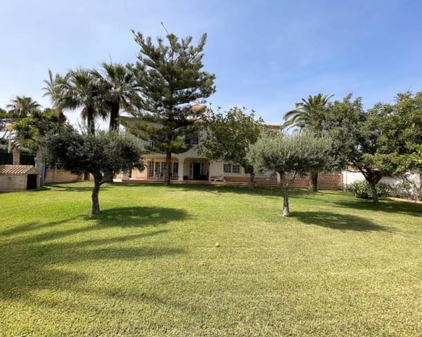 Chalet de 8 habitaciones en Cabo Roig, Orihuela en venta con piscina - 1.490.000 € (Ref: 10001192)