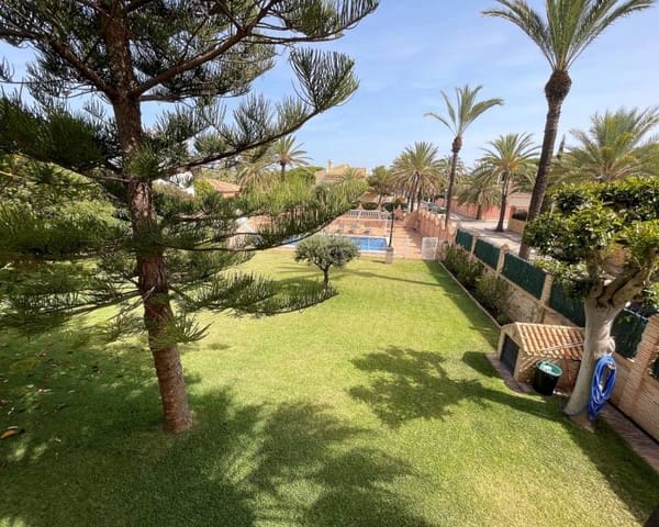 Chalet de 8 habitaciones en Cabo Roig, Orihuela en venta con piscina - 1.490.000 € (Ref: 10001192)