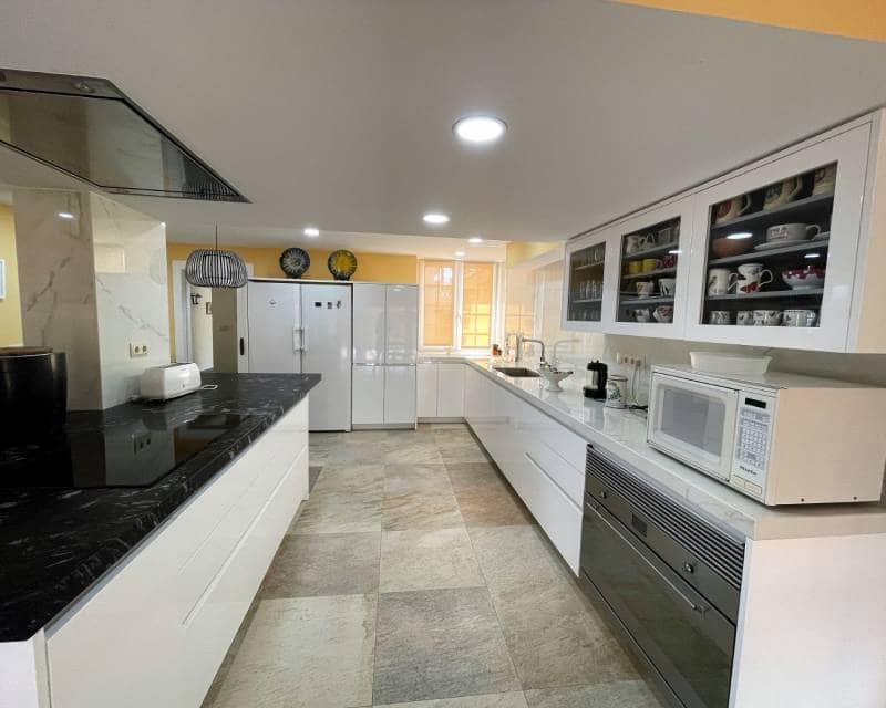 Chalet de 8 habitaciones en Cabo Roig en venta con piscina - 1.490.000 € (Ref: 10001192)