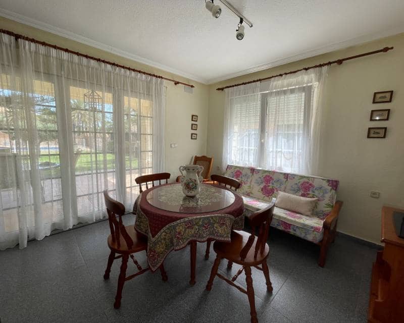 Chalet de 8 habitaciones en Cabo Roig en venta con piscina - 1.490.000 € (Ref: 10001192)