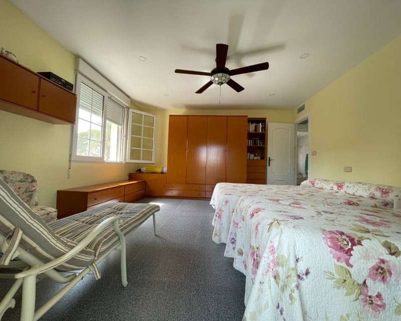 Chalet de 8 habitaciones en Cabo Roig en venta con piscina - 1.490.000 € (Ref: 10001192)