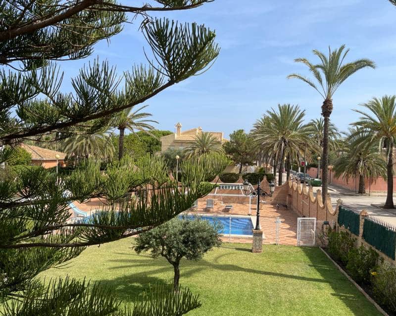 Chalet de 8 habitaciones en Cabo Roig en venta con piscina - 1.490.000 € (Ref: 10001192)