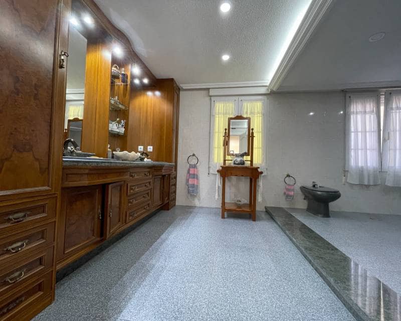 Chalet de 8 habitaciones en Cabo Roig en venta con piscina - 1.490.000 € (Ref: 10001192)