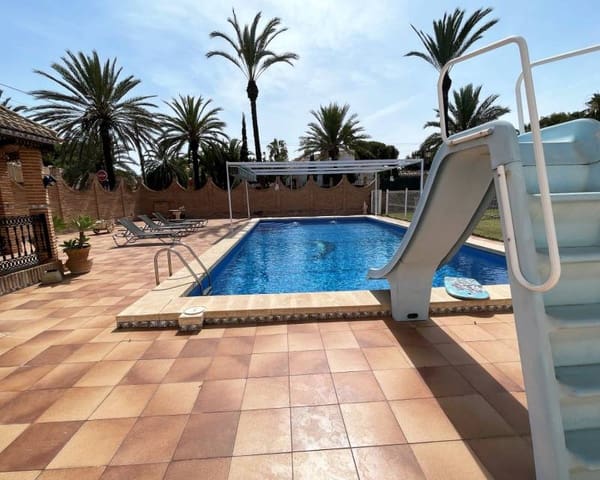 Chalet de 8 habitaciones en Cabo Roig, Orihuela en venta con piscina - 1.490.000 € (Ref: 10001192)