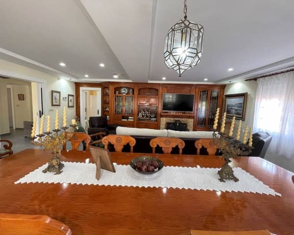 Chalet de 8 habitaciones en Cabo Roig, Orihuela en venta con piscina - 1.490.000 € (Ref: 10001192)