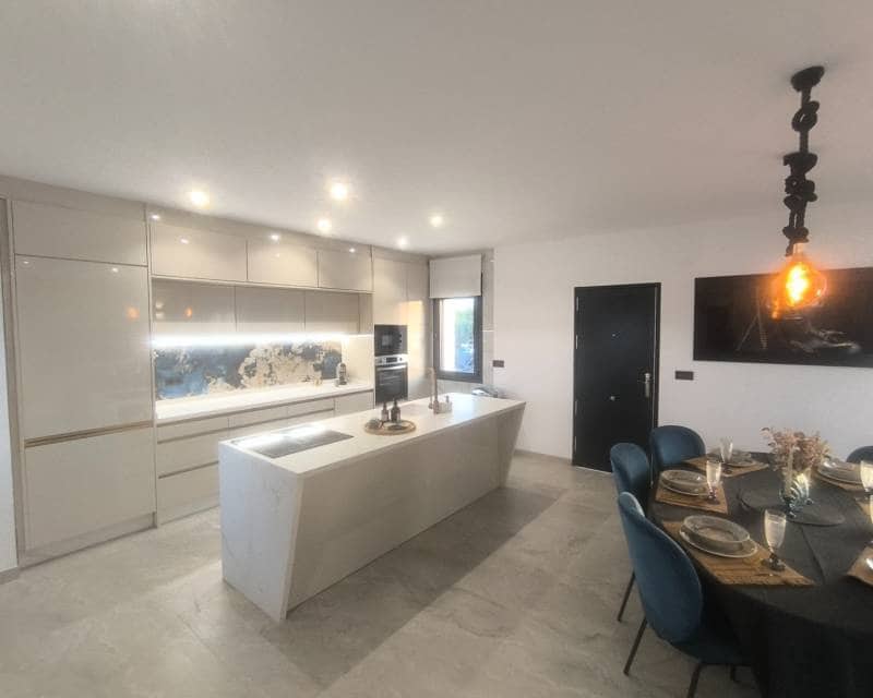 4 soverom Villa til salgs i Los Montesinos med svømmebasseng garasje - € 1 300 000 (Ref: 10002377)