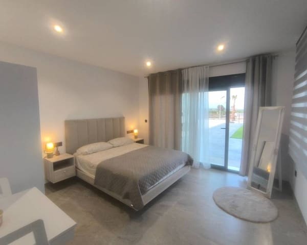 4 soverom Villa til salgs i Los Montesinos med svømmebasseng garasje - € 1 300 000 (Ref: 10002377)