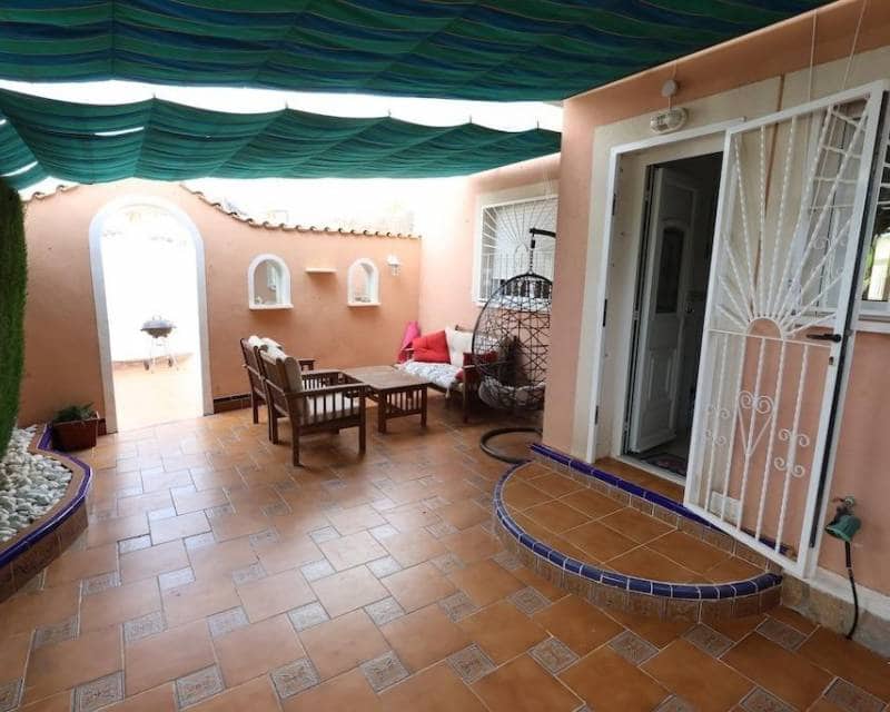 5 sypialnia Dom na sprzedaż w Dona Pepa z basenem garażem - 340 000 € (Ref: 10004562)