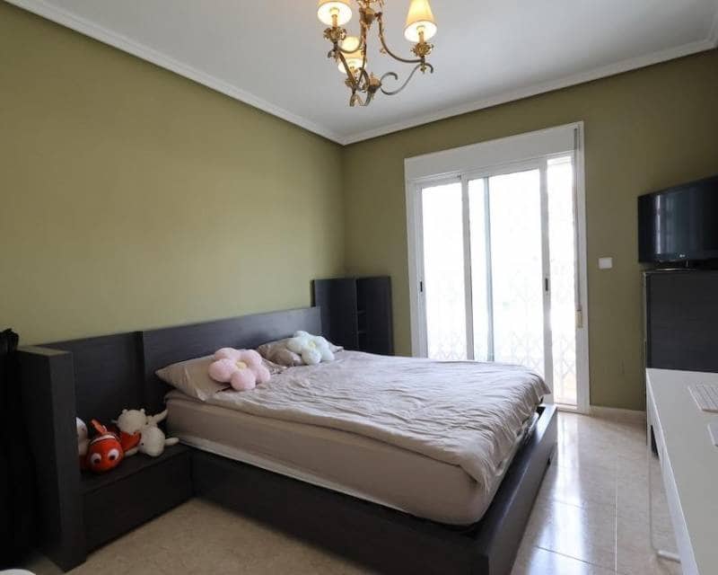 5 sypialnia Dom na sprzedaż w Dona Pepa z basenem garażem - 340 000 € (Ref: 10004562)