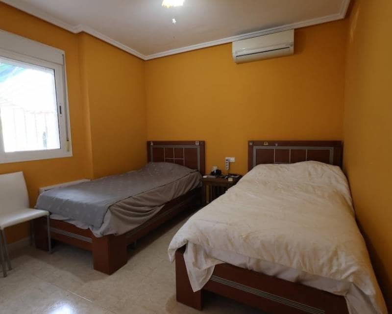 5 sypialnia Dom na sprzedaż w Dona Pepa z basenem garażem - 340 000 € (Ref: 10004562)