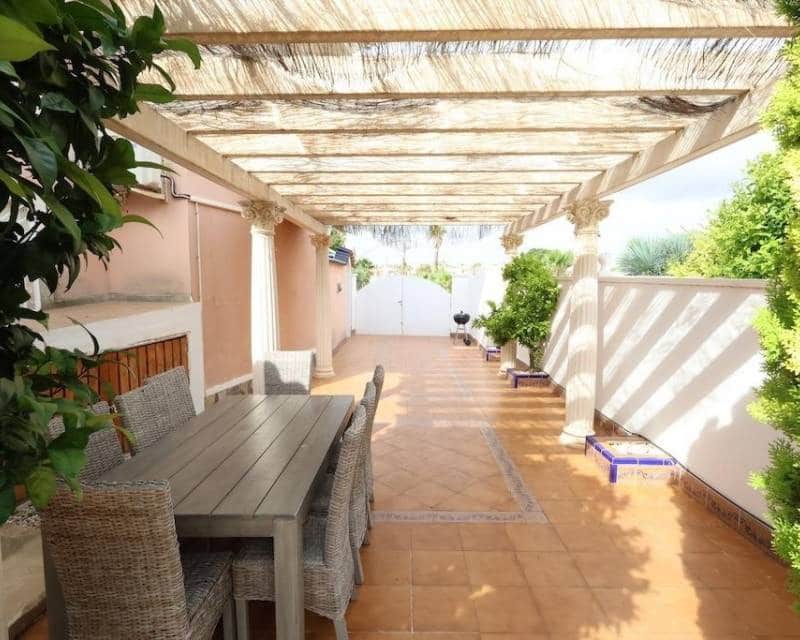 5 sypialnia Dom na sprzedaż w Dona Pepa z basenem garażem - 340 000 € (Ref: 10004562)