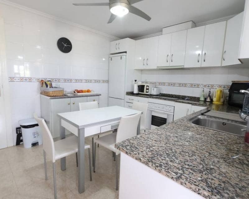 5 sypialnia Dom na sprzedaż w Dona Pepa z basenem garażem - 340 000 € (Ref: 10004562)
