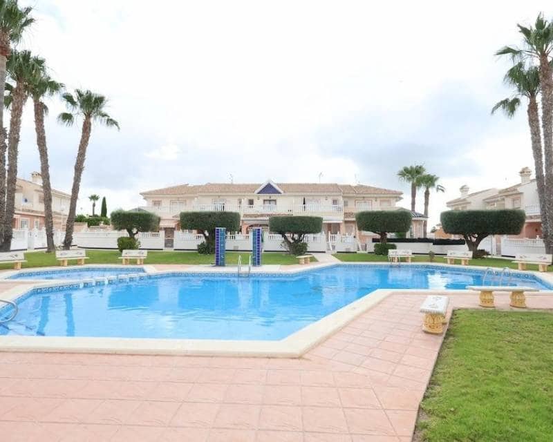 5 sypialnia Dom na sprzedaż w Dona Pepa z basenem garażem - 340 000 € (Ref: 10004562)