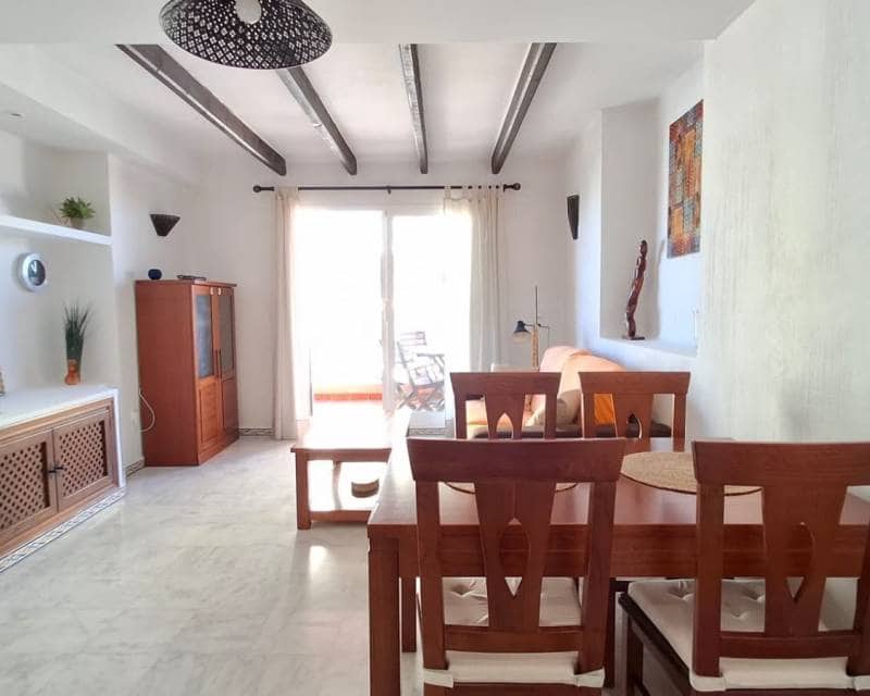 2 soveværelse Lejlighed til salg i Torrevieja med swimmingpool garage - € 254.000 (Ref: 10004563)