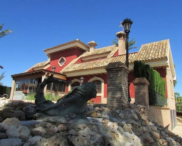 5 Zimmer Villa zu verkaufen in Dehesa de Campoamor, Orihuela mit Pool - 1.250.000 € (Ref: 10004564)