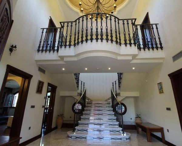 5 Zimmer Villa zu verkaufen in Dehesa de Campoamor, Orihuela mit Pool - 1.250.000 € (Ref: 10004564)