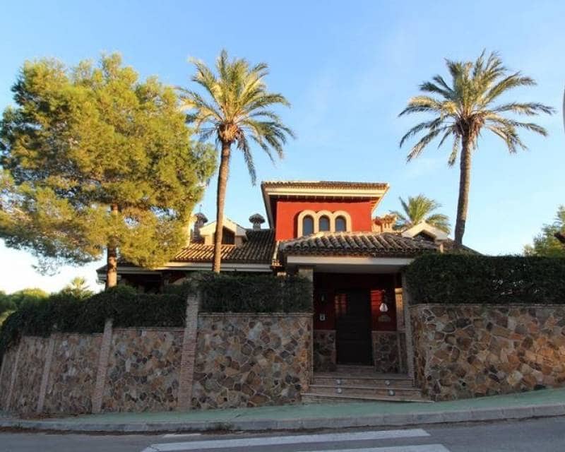 5 Zimmer Villa zu verkaufen in Campoamor mit Pool - 1.250.000 € (Ref: 10004564)