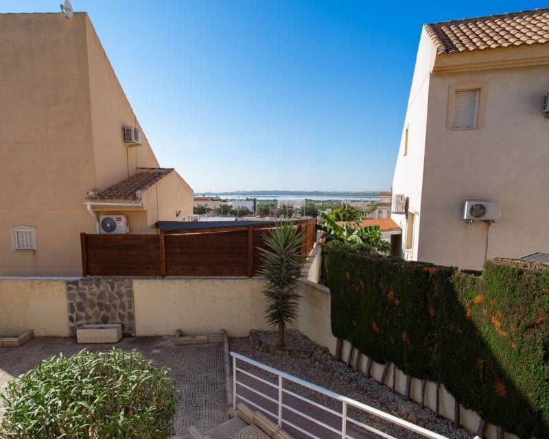 2 slaapkamer Villa te koop in Ciudad Quesada met zwembad - € 245.000 (Ref: 10004565)