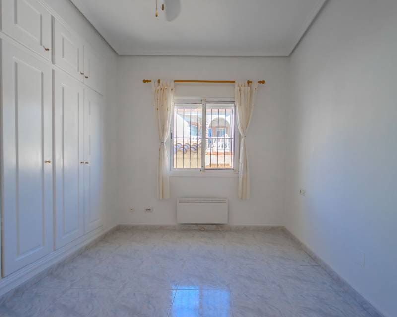 2 slaapkamer Villa te koop in Ciudad Quesada met zwembad - € 245.000 (Ref: 10004565)