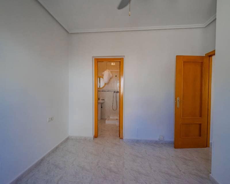 2 slaapkamer Villa te koop in Ciudad Quesada met zwembad - € 245.000 (Ref: 10004565)