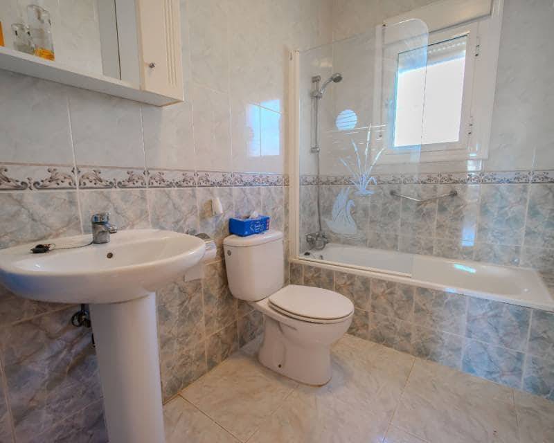 2 slaapkamer Villa te koop in Ciudad Quesada met zwembad - € 245.000 (Ref: 10004565)
