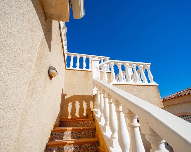 2 slaapkamer Villa te koop in Ciudad Quesada met zwembad - € 245.000 (Ref: 10004565)