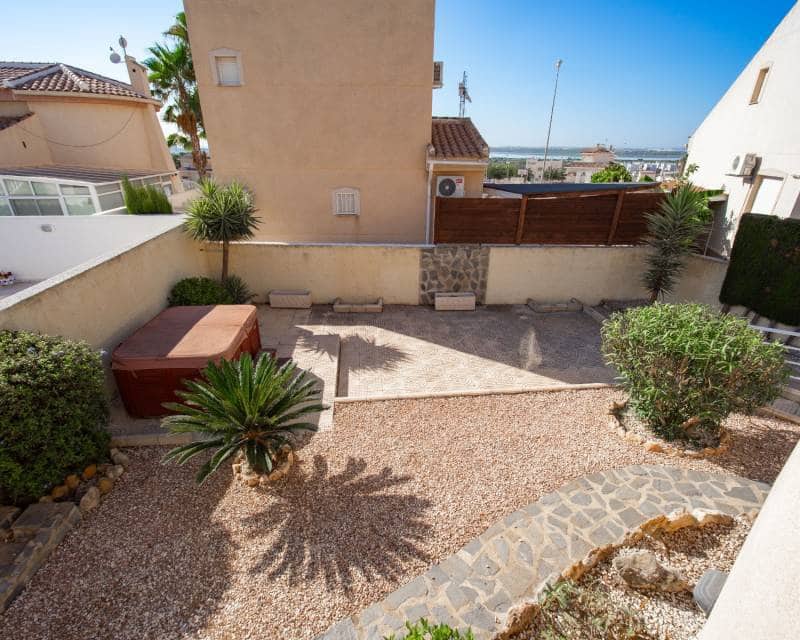 2 slaapkamer Villa te koop in Ciudad Quesada met zwembad - € 245.000 (Ref: 10004565)