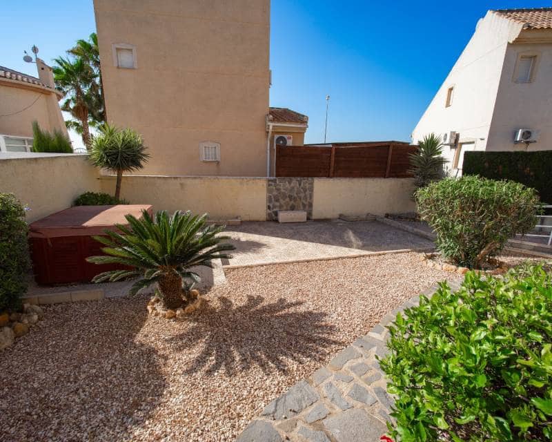 2 slaapkamer Villa te koop in Ciudad Quesada met zwembad - € 245.000 (Ref: 10004565)