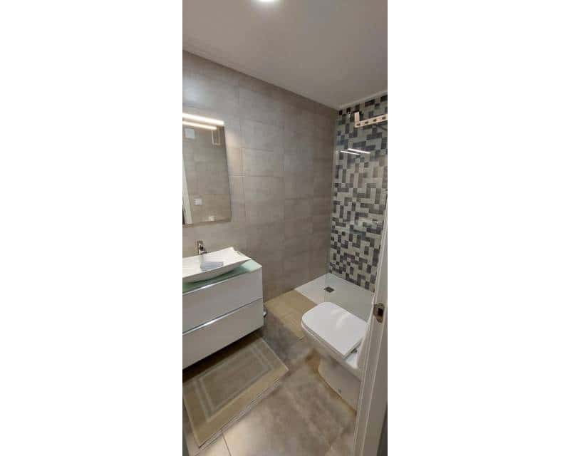 3 soveværelse Lejlighed til salg i Torrevieja med swimmingpool - € 280.000 (Ref: 10004670)