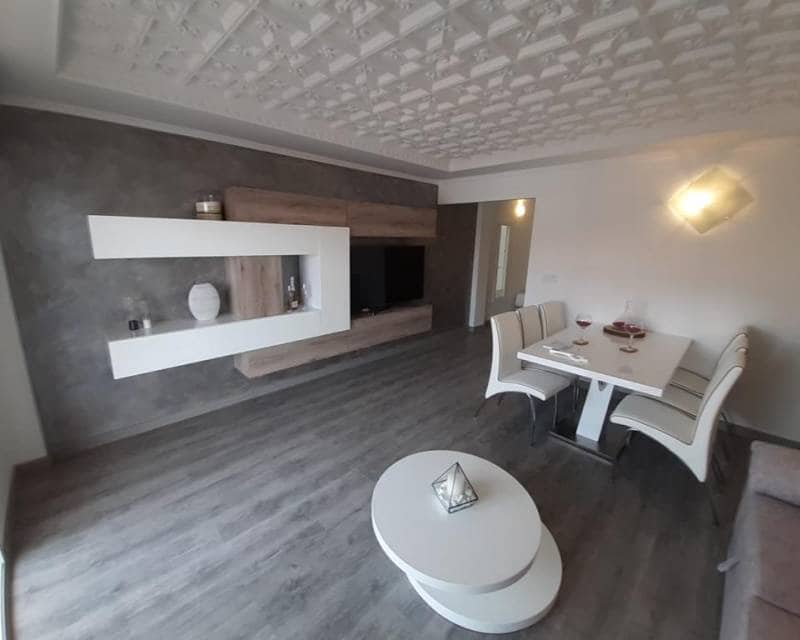 3 soveværelse Lejlighed til salg i Torrevieja med swimmingpool - € 280.000 (Ref: 10004670)