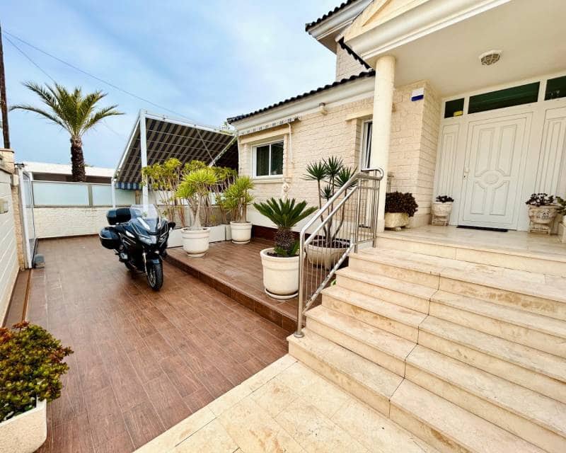 5 camera da letto Villa in vendita in La Mata con piscina - 1.117.000 € (Rif: 10004671)