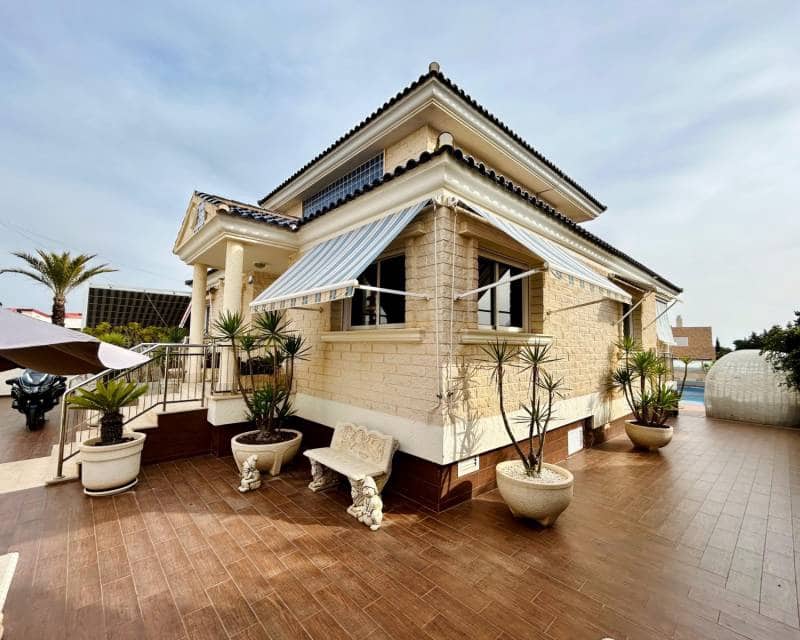 5 camera da letto Villa in vendita in La Mata con piscina - 1.117.000 € (Rif: 10004671)