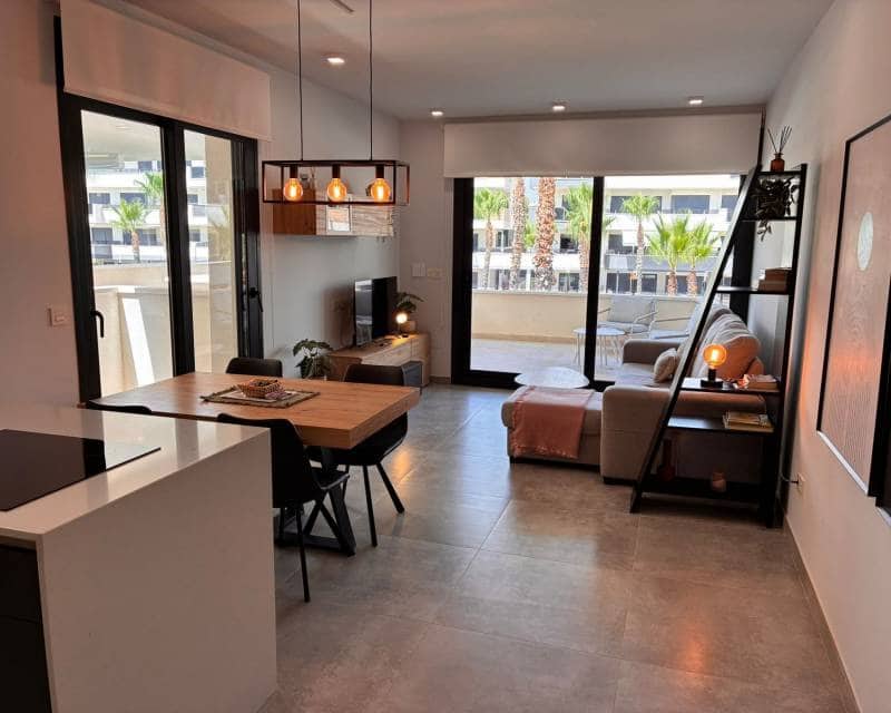 2 bedroom Apartment for sale in Los Altos with pool garage - € 289,000 (Ref: 10007779)