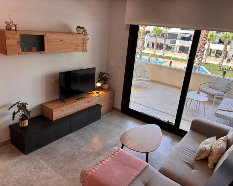 2 bedroom Apartment for sale in Los Altos with pool garage - € 289,000 (Ref: 10007779)