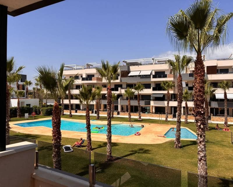 2 bedroom Apartment for sale in Los Altos with pool garage - € 289,000 (Ref: 10007779)