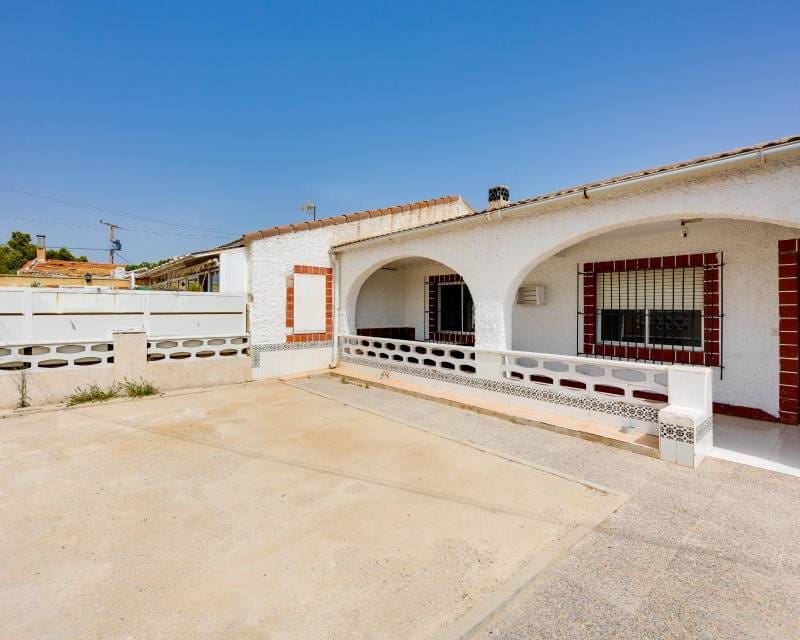 3 soverom Hus til salgs i Orihuela Costa med garasje - € 199 990 (Ref: 10007781)