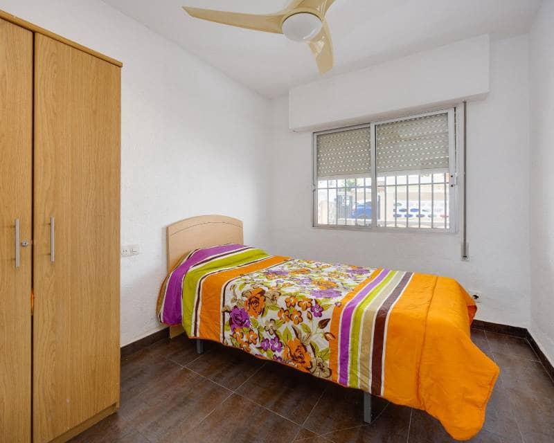 3 soverom Hus til salgs i Orihuela Costa med garasje - € 199 990 (Ref: 10007781)