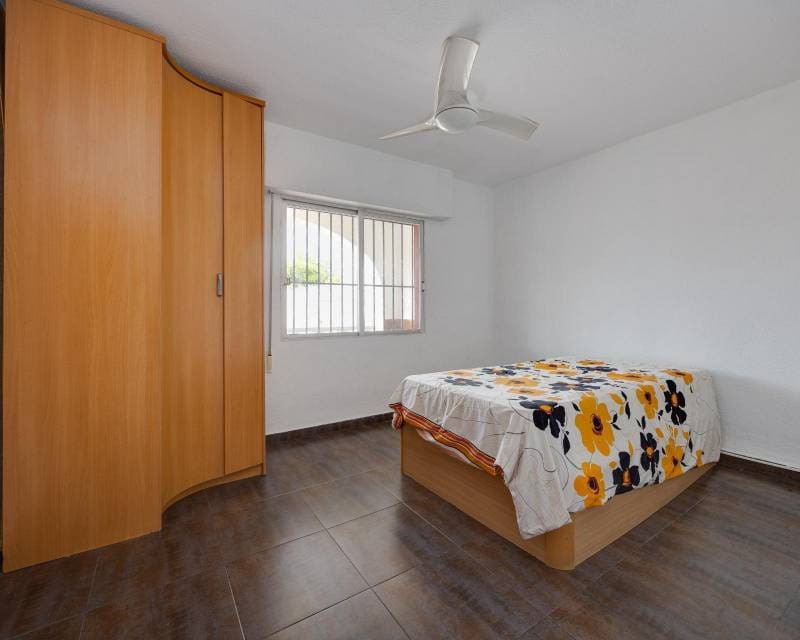 3 soverom Hus til salgs i Orihuela Costa med garasje - € 199 990 (Ref: 10007781)