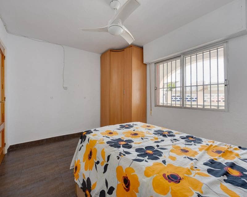 3 soverom Hus til salgs i Orihuela Costa med garasje - € 199 990 (Ref: 10007781)