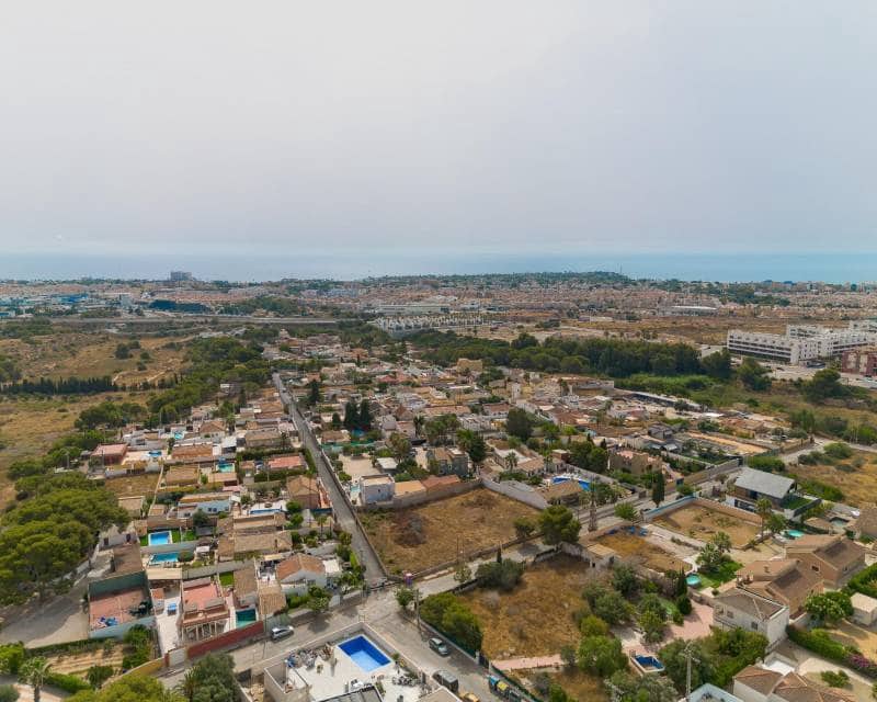 3 soverom Hus til salgs i Orihuela Costa med garasje - € 199 990 (Ref: 10007781)