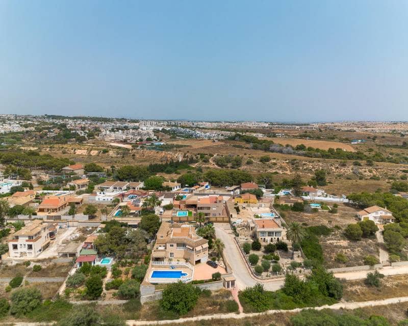 3 soverom Hus til salgs i Orihuela Costa med garasje - € 199 990 (Ref: 10007781)