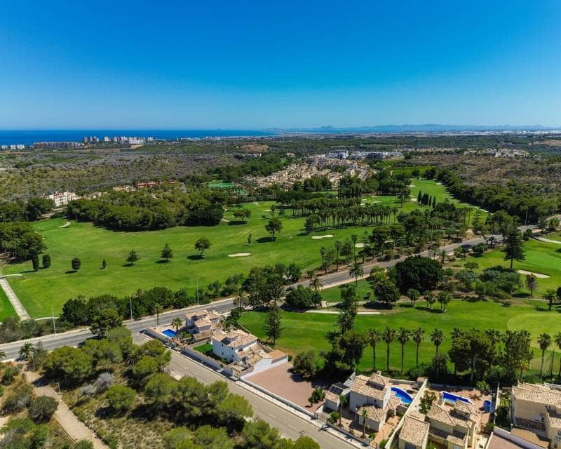 3 soverom Hus til salgs i Orihuela Costa med garasje - € 199 990 (Ref: 10007781)