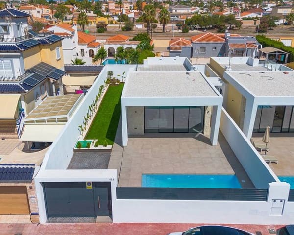 3 soveværelse Villa til salg i El Chaparral, Torrevieja med swimmingpool garage - € 700.000 (Ref: 10007783)