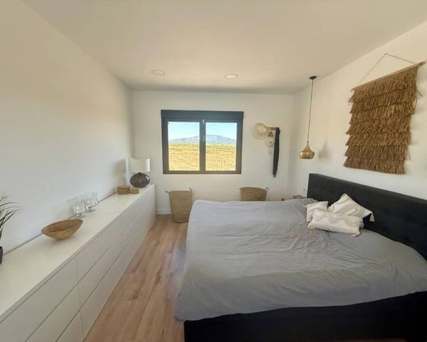 3 slaapkamer Villa te koop in Pinoso met zwembad garage - € 425.000 (Ref: 10007947)