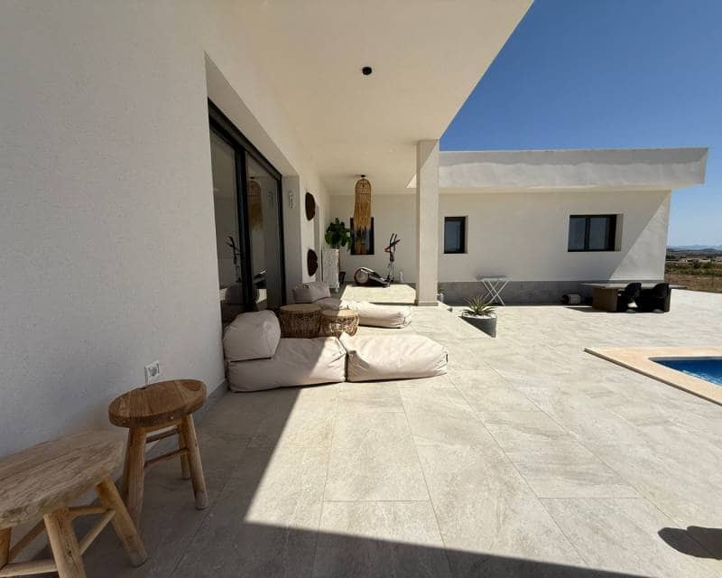 3 slaapkamer Villa te koop in Pinoso met zwembad garage - € 425.000 (Ref: 10007947)