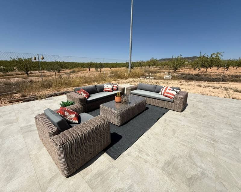 3 slaapkamer Villa te koop in Pinoso met zwembad garage - € 425.000 (Ref: 10007947)