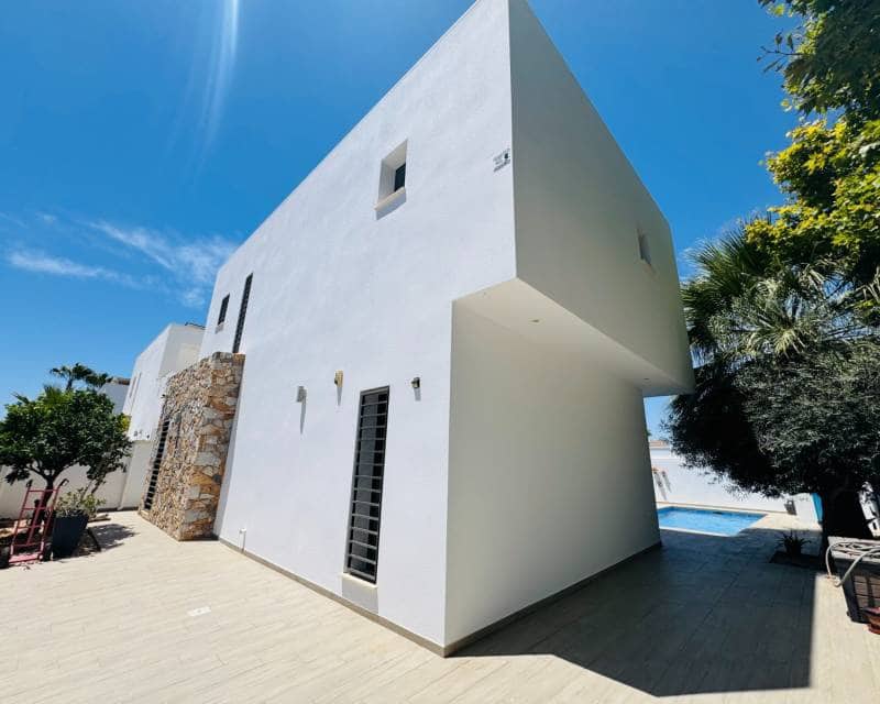 3 soveværelse Villa til salg i Lo Pagan med swimmingpool - € 550.000 (Ref: 10008039)